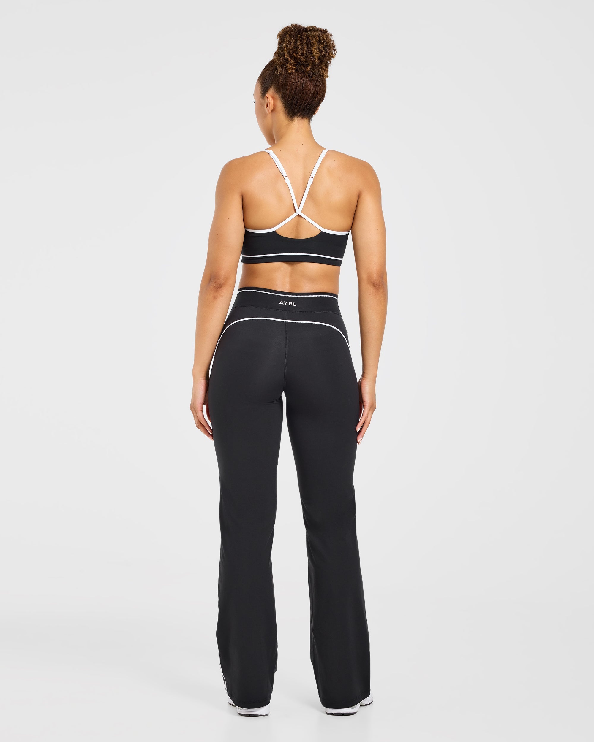 Form Flared Leggings - Noir