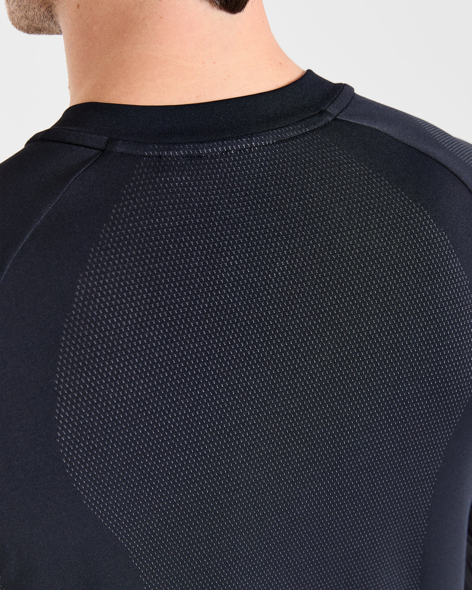 Attain Seamless Long Sleeve T Shirt - Noir