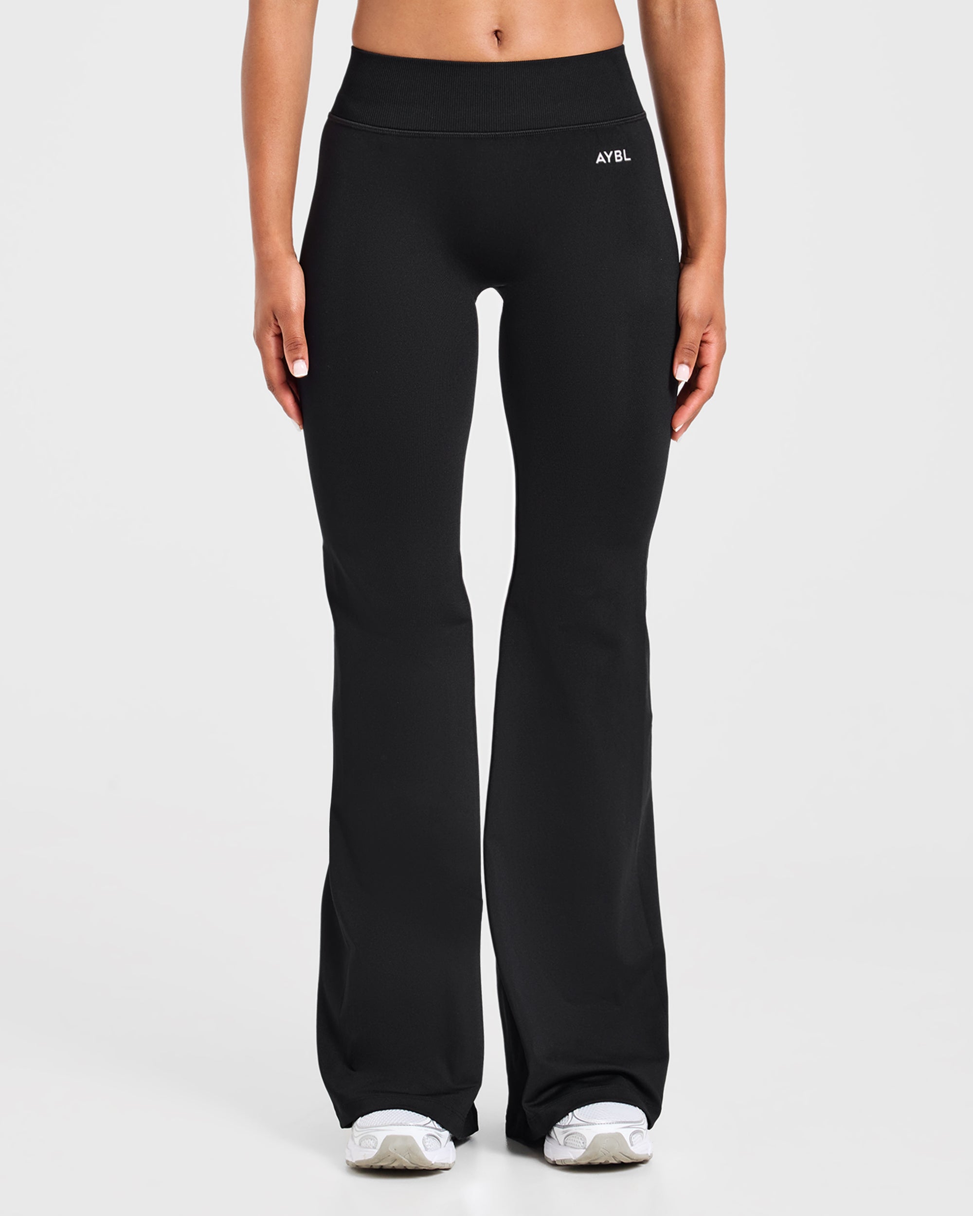 Enhance Seamless Flared Leggings - Noir