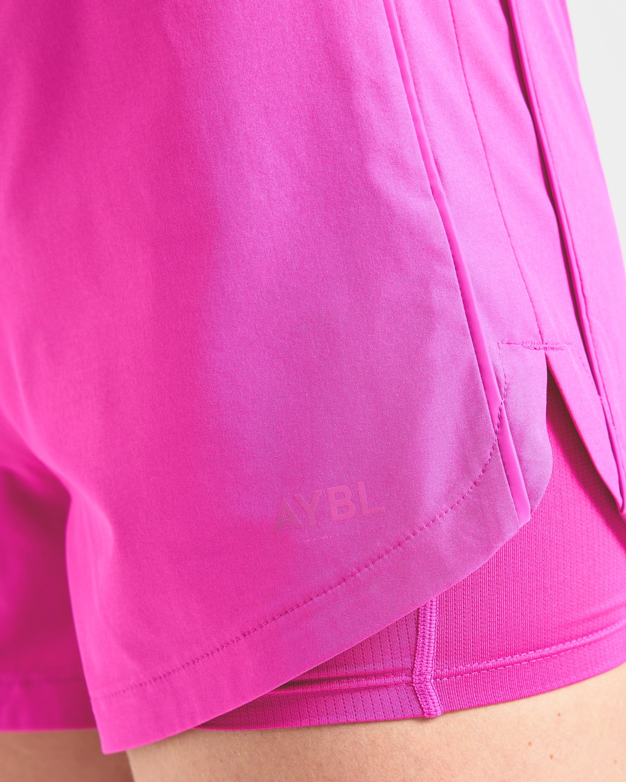 Run 2 in 1 Shorts - Vibrant Magenta